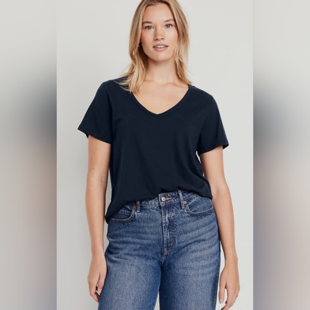 Old Navy Sz Medium Everywear Blue V Neck T Shirt Casual Pull Over Womens Top NWT